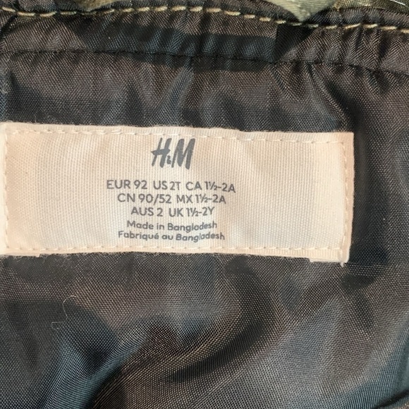 H&M Hooded Zip Front Lined Water Repellent Jacket - Picture 4 of 4